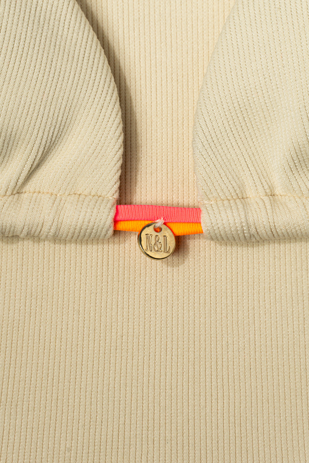 Crema Triangel Top